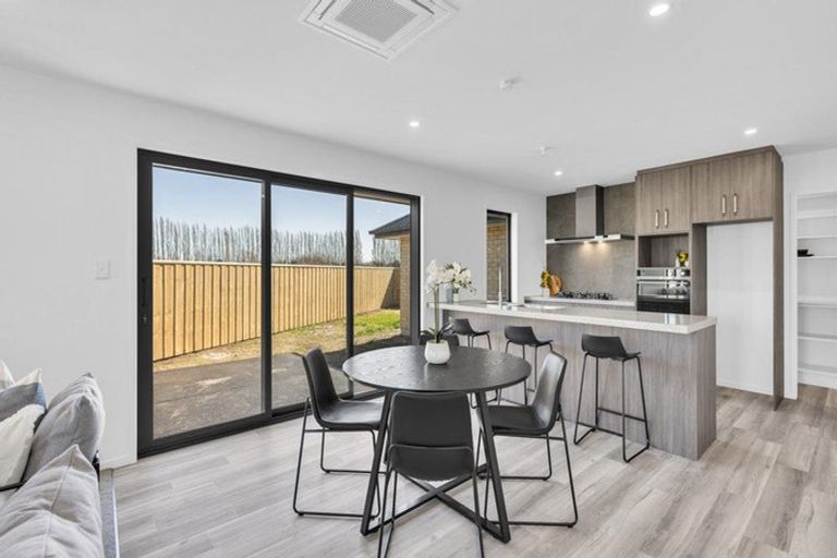 Photo of property in 37 Cunliffe Road, Redwood, Christchurch, 8051