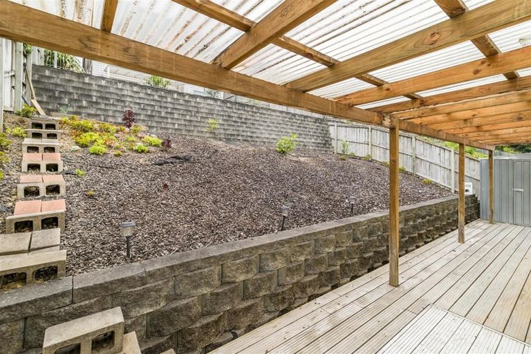 Photo of property in 92 Kaipatiki Road, Glenfield, Auckland, 0629