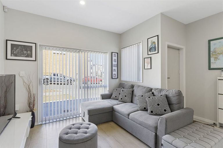 Photo of property in 27 Matakohe Road, Westgate, Auckland, 0814