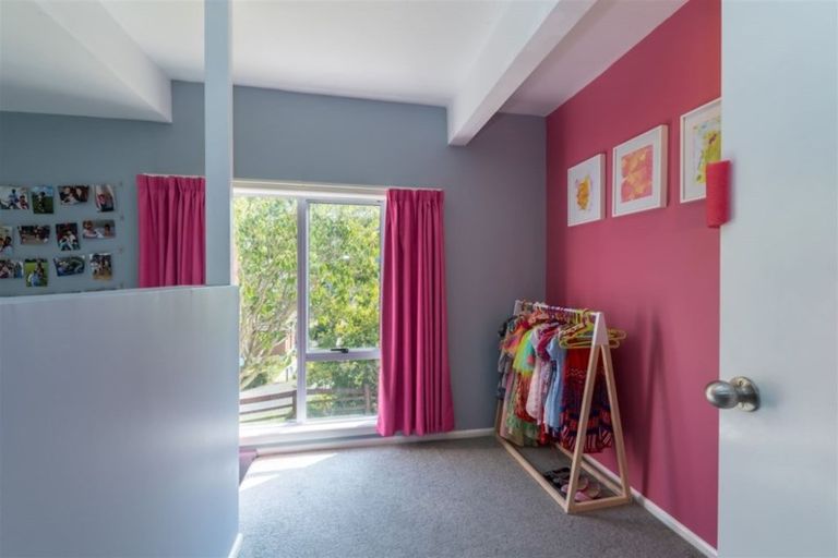 Photo of property in 2a Church Hill Road, Green Island, Dunedin, 9018