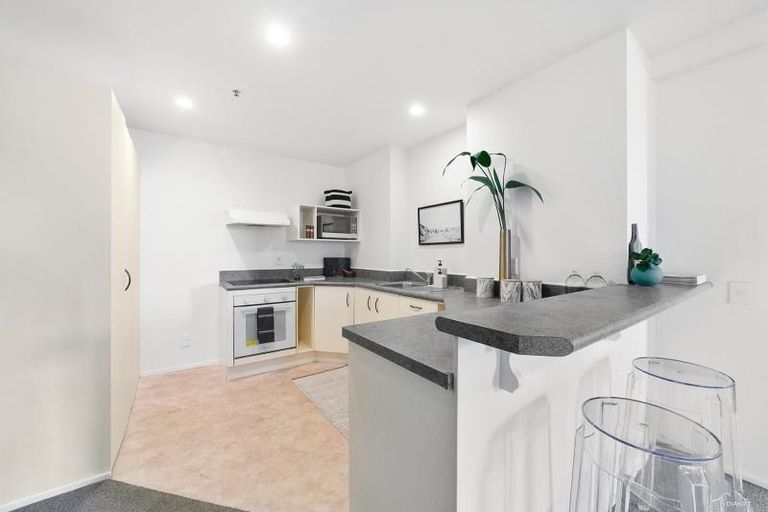 Photo of property in Courtenay Apartments, 606/120 Courtenay Place, Te Aro, Wellington, 6011