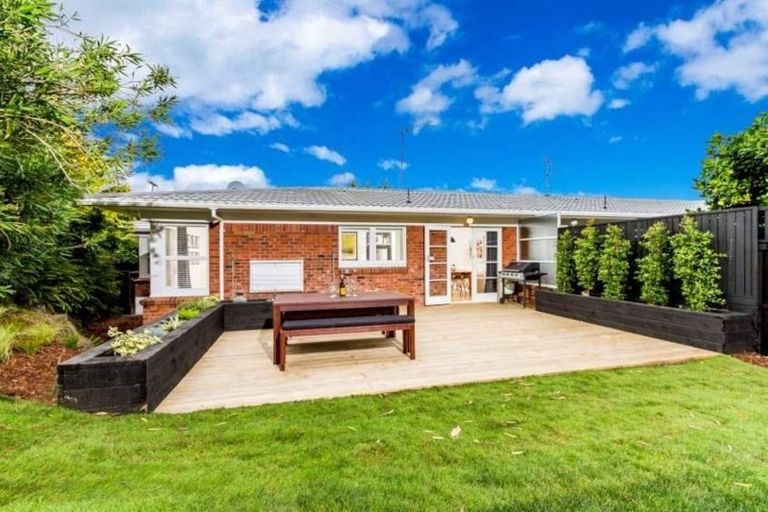 Photo of property in 2/1 Hythe Terrace, Mairangi Bay, Auckland, 0630