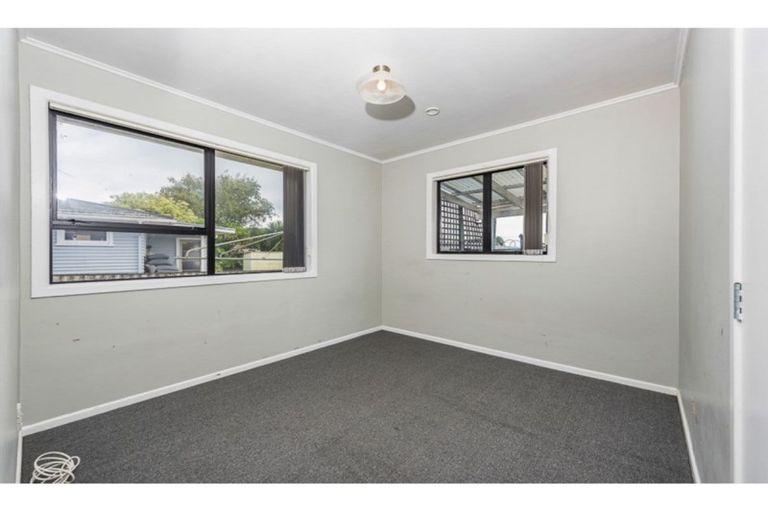 Photo of property in 13 Kamaka Road, Mangere Bridge, Auckland, 2022