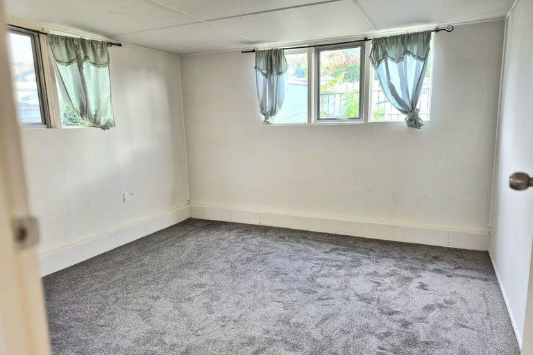 Photo of property in 8 Sabot Place, Massey, Auckland, 0614