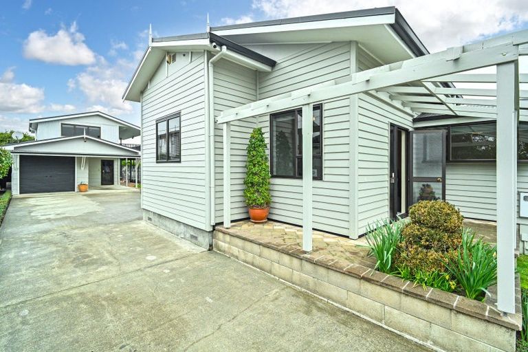 Photo of property in 402 Lumsden Road, Akina, Hastings, 4122