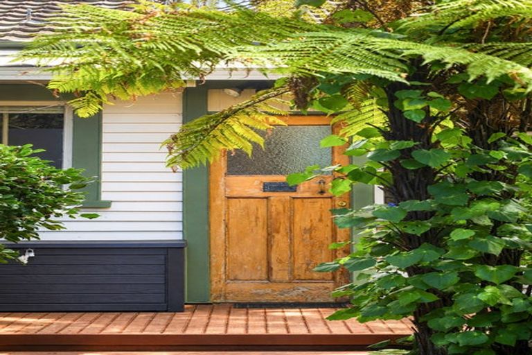 Photo of property in 24 Myrtle Street, Hamilton East, Hamilton, 3216