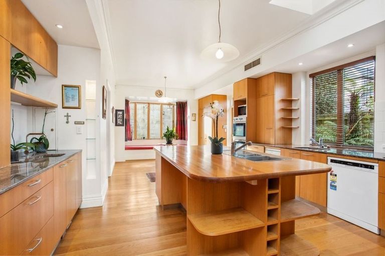 Photo of property in 29 Garden Road, Merivale, Christchurch, 8014