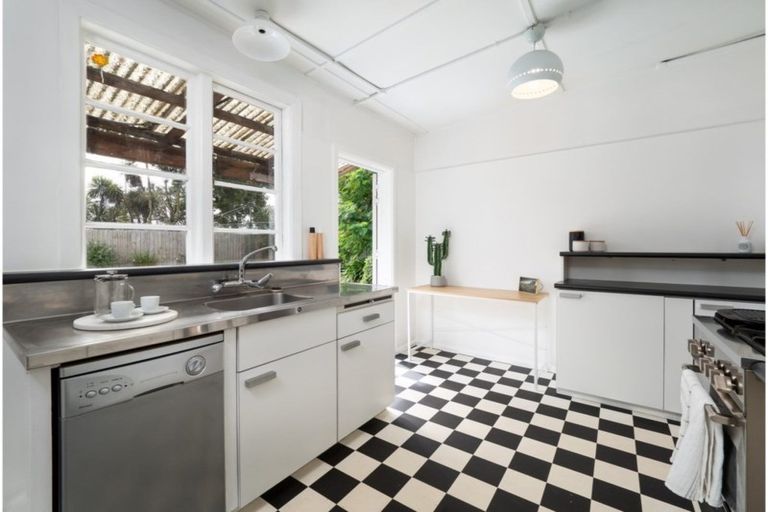 Photo of property in 29 Hutcheson Street, Sydenham, Christchurch, 8023