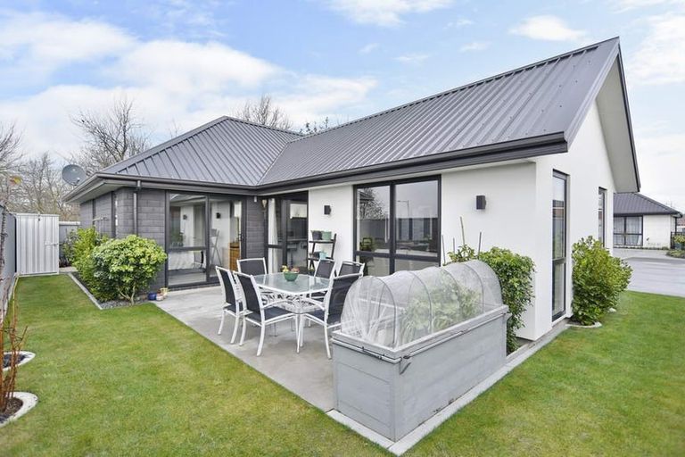 Photo of property in 6 Winterslow Lane, Rangiora, 7400