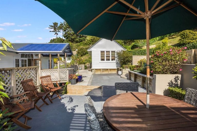 Photo of property in 12 Makora Grove, Paremata, Porirua, 5024