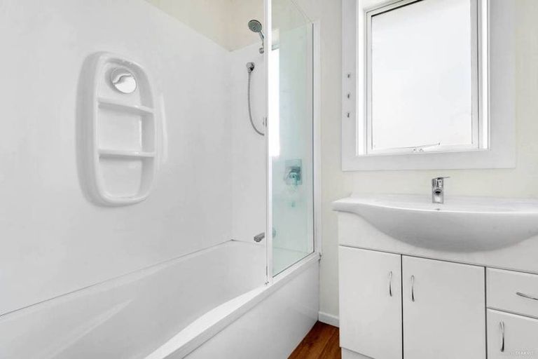 Photo of property in 25 Kayes Road, Pukekohe, 2120