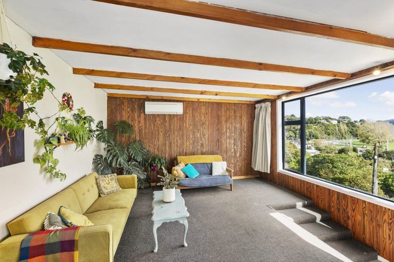 Photo of property in 11 Thomas Street, Stokes Valley, Lower Hutt, 5019