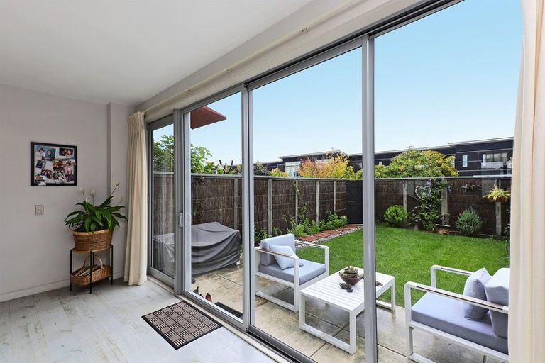 Photo of property in The Terraces, 37/9 Humber Street, Pandora, Napier, 4110