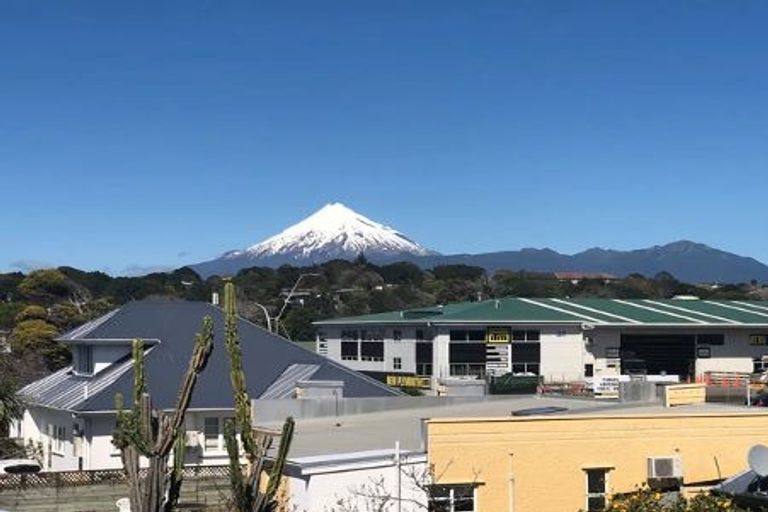 Photo of property in 127 Saint Aubyn Street, New Plymouth, 4310