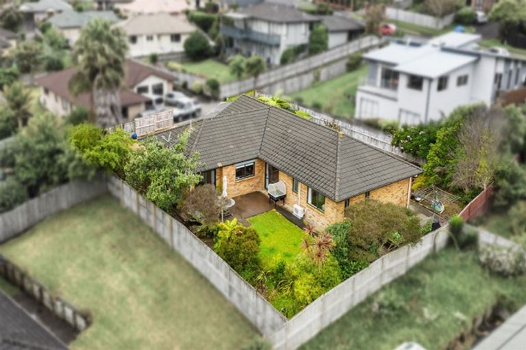 Photo of property in 9 Zeus Avenue, Henderson, Auckland, 0612