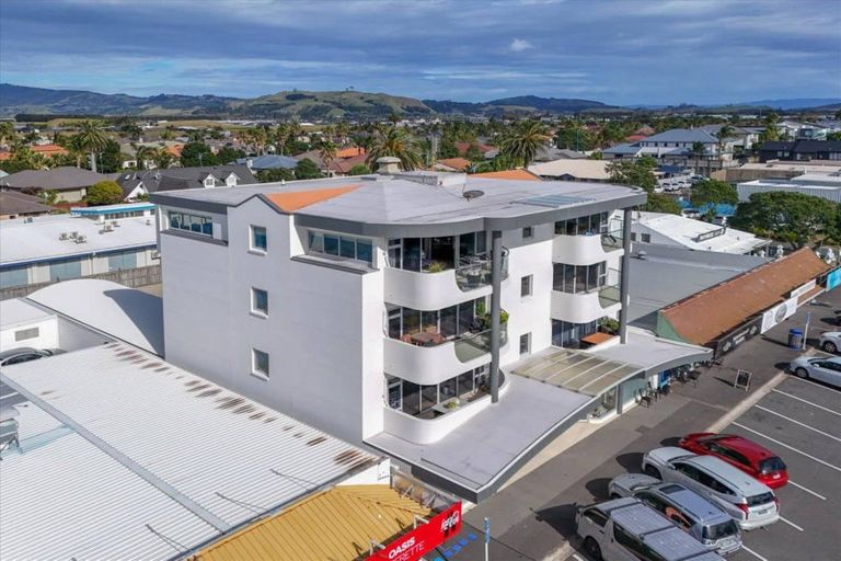 Photo of property in 1086 Papamoa Beach Road, Papamoa Beach, Papamoa, 3118