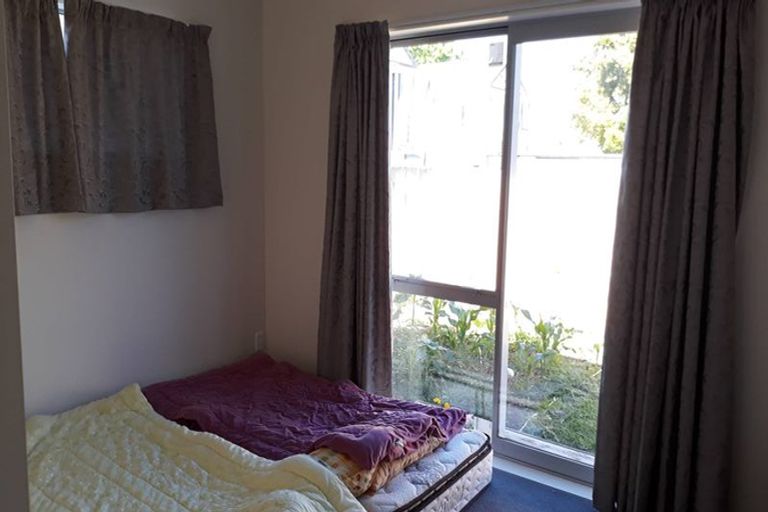 Photo of property in 19 Glennandrew Drive, Half Moon Bay, Auckland, 2012