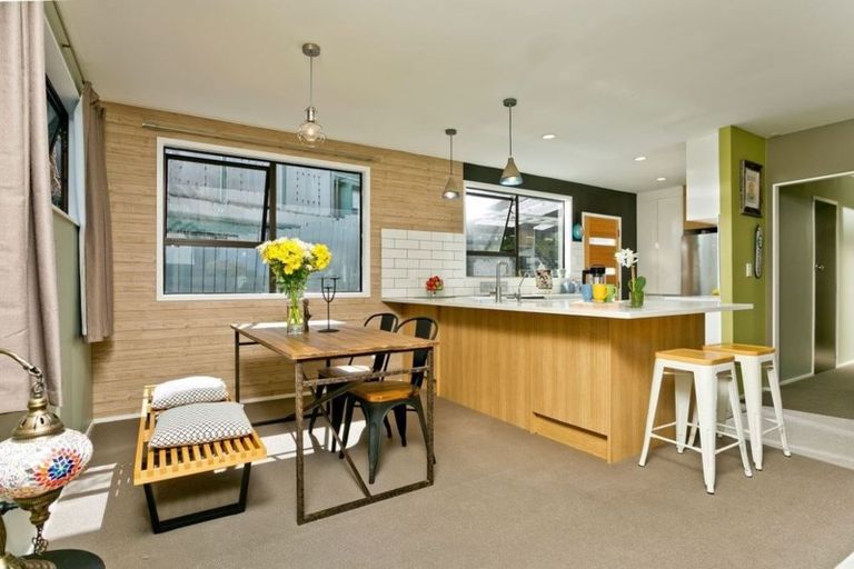 Photo of property in 1/86 Braemar Road, Castor Bay, Auckland, 0620