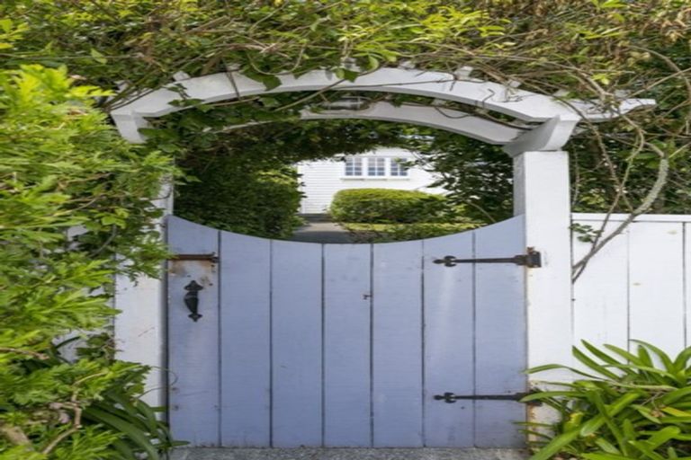 Photo of property in 97 Karori Road, Karori, Wellington, 6012