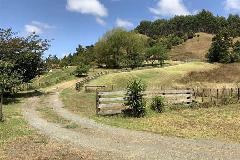 Photo of property in 75a Mick Dillon Road, Tahekeroa, Kaukapakapa, 0873