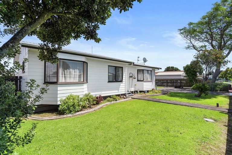 Photo of property in 86 Maplesden Drive, Clendon Park, Auckland, 2103