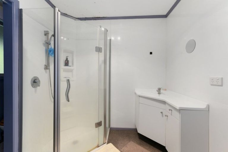 Photo of property in 198a Eastern Hutt Road, Taita, Lower Hutt, 5019