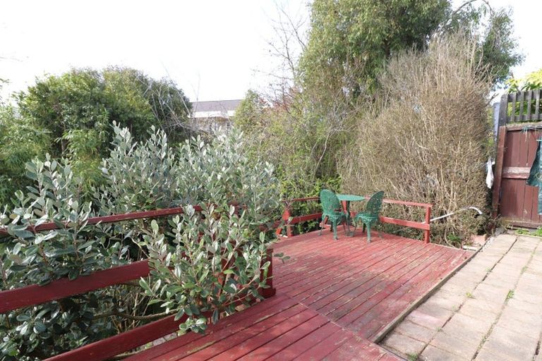 Photo of property in 2/30c Greers Road, Ilam, Christchurch, 8041
