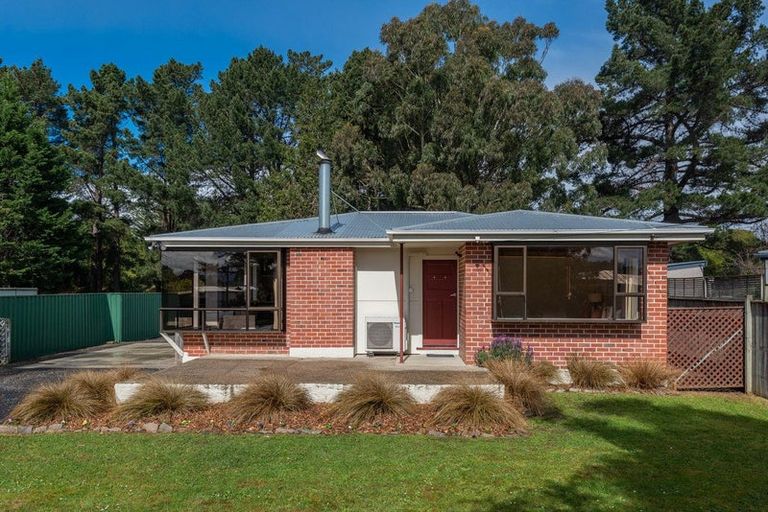 Photo of property in 37 Viscount Road, Waldronville, Dunedin, 9018