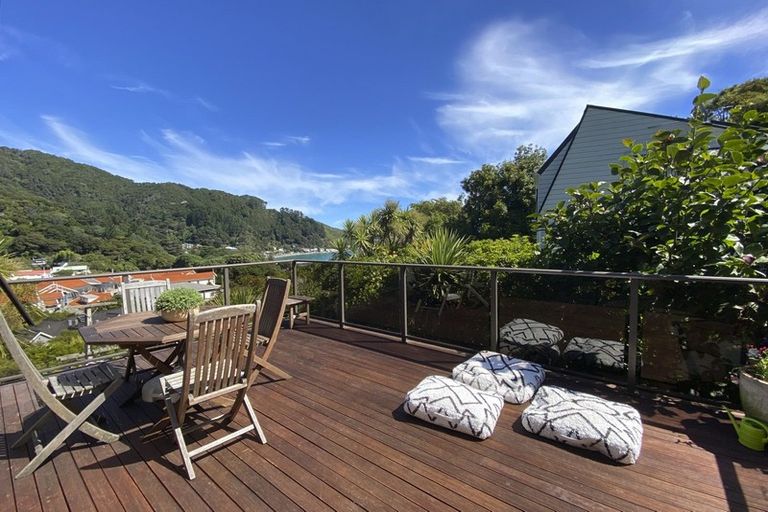 Photo of property in 23 Ferry Road, Days Bay, Lower Hutt, 5013