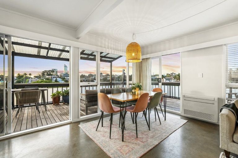 Photo of property in 1/23 Hart Road, Hauraki, Auckland, 0622