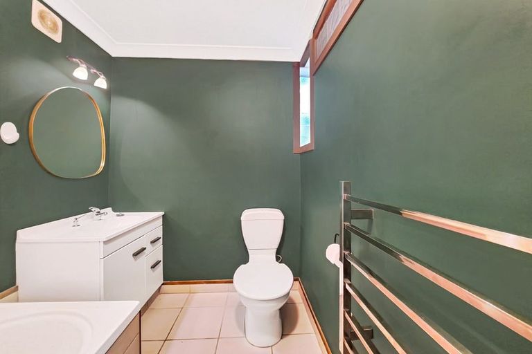 Photo of property in 47 Melrose Road, Island Bay, Wellington, 6023