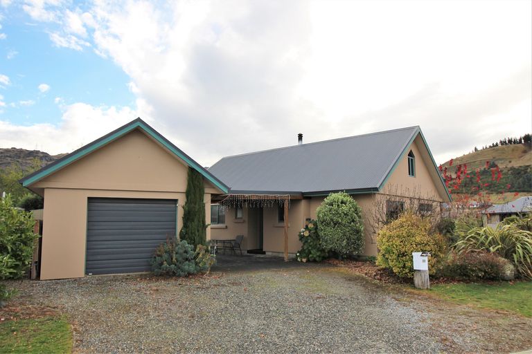 Photo of property in 24 Whitby Street, Clyde, 9330