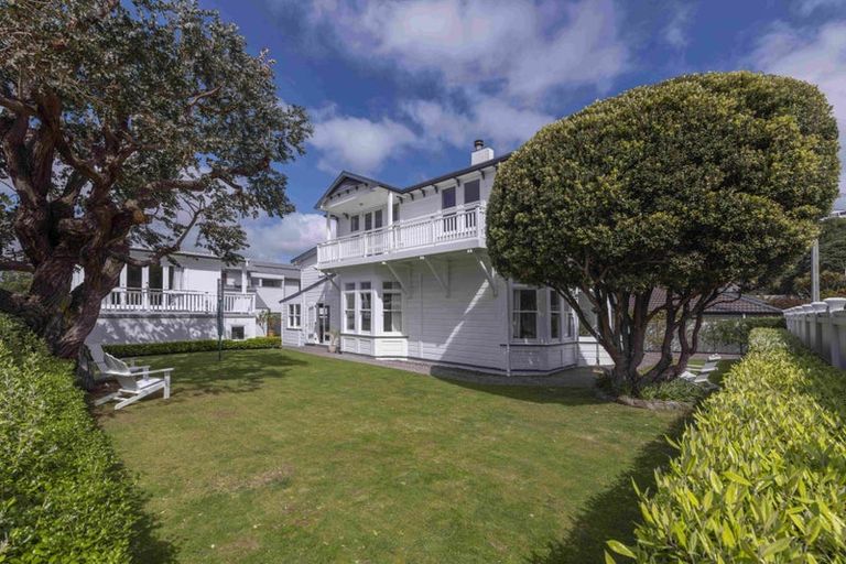 Photo of property in 33 Ferry Street, Seatoun, Wellington, 6022