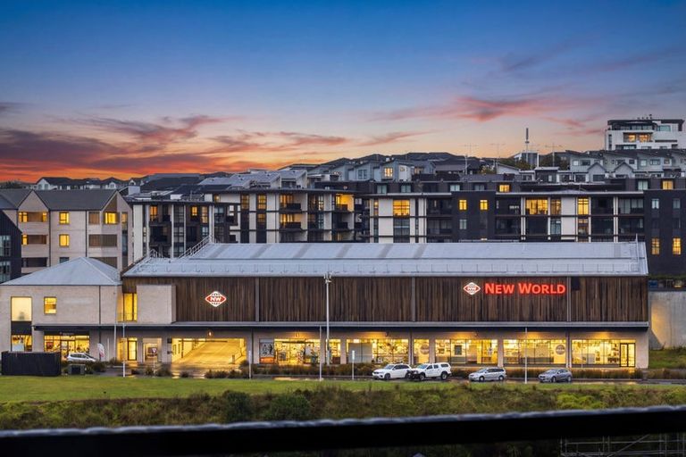 Photo of property in 36 Longshore Drive, Long Bay, Auckland, 0630