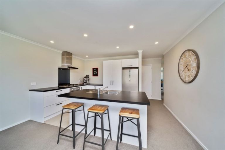 Photo of property in 14 Mercade Close, Stratford, 4332