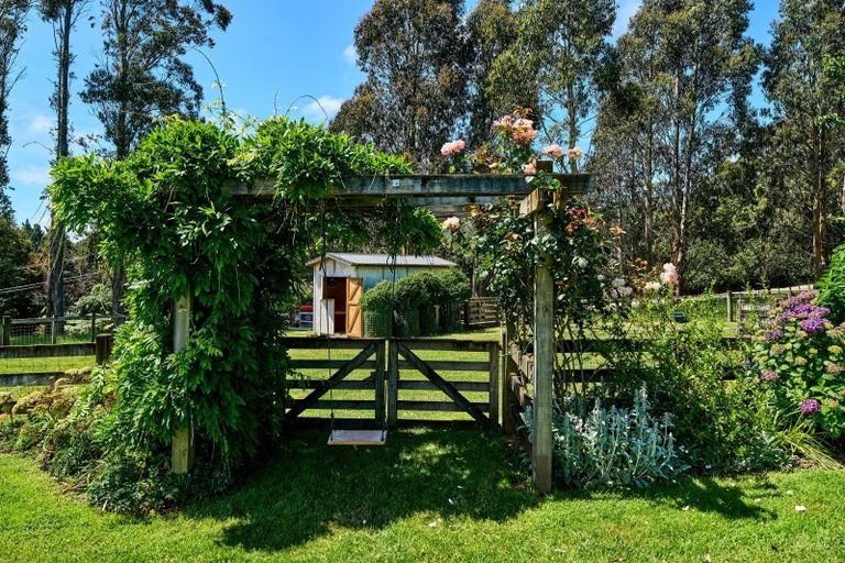 Photo of property in 92 Kaitawa Road, Hautere, Otaki, 5582