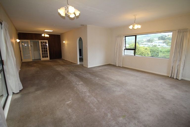 Photo of property in 28 Bassett Road, Johnsonville, Wellington, 6037
