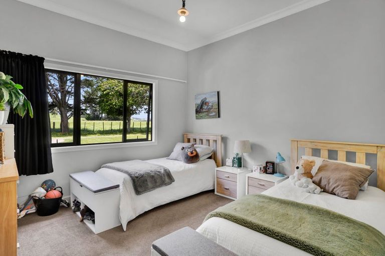 Photo of property in 300 Awai Road, Tarurutangi, New Plymouth, 4372