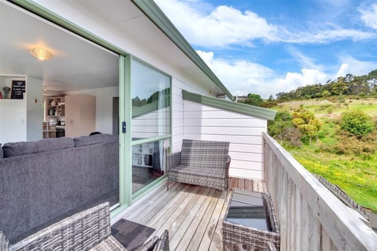 Photo of property in 121b Sunnyside Road, Sunnyvale, Auckland, 0612