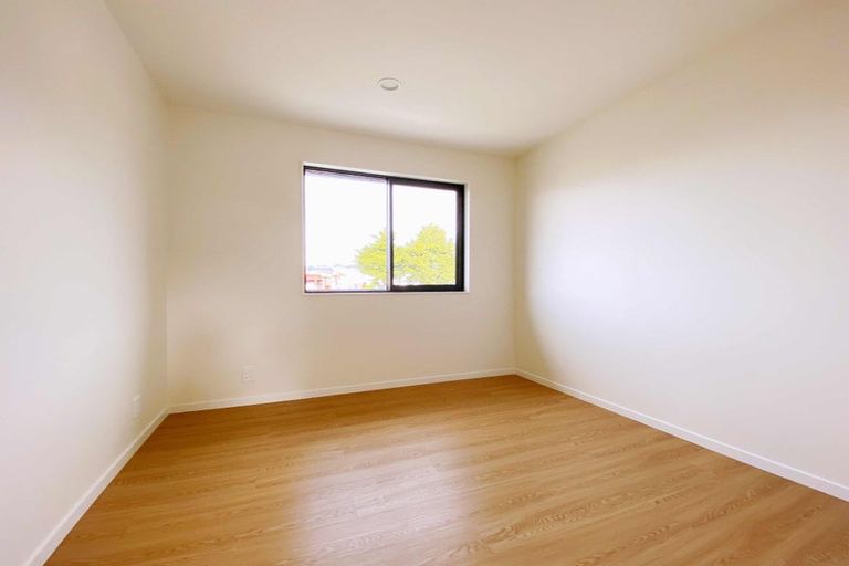 Photo of property in 3/2c Blanc Road, Silverdale, 0932