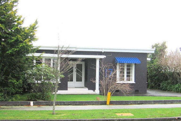 Photo of property in 17 Hardie Street, Hokowhitu, Palmerston North, 4410