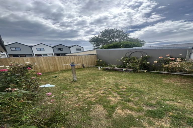 Photo of property in 2/110 Barbour Street, Waltham, Christchurch, 8011