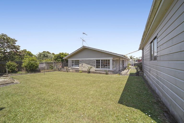 Photo of property in 2/52 Galsworthy Place, Bucklands Beach, Auckland, 2014