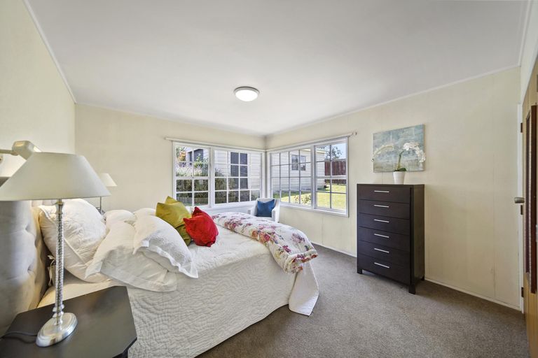 Photo of property in 2/52 Galsworthy Place, Bucklands Beach, Auckland, 2014
