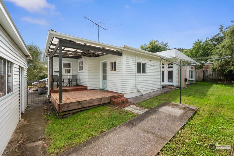 Photo of property in 42 Manuka Street, Stokes Valley, Lower Hutt, 5019