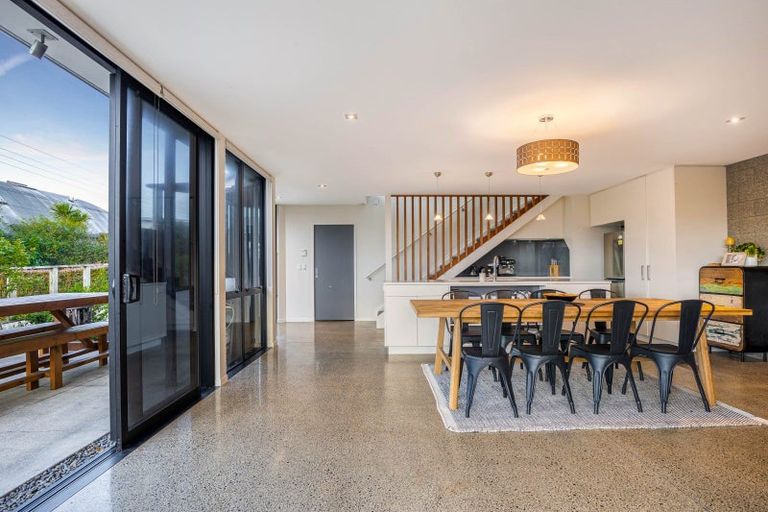 Photo of property in 35a Rothesay Bay Road, Rothesay Bay, Auckland, 0630