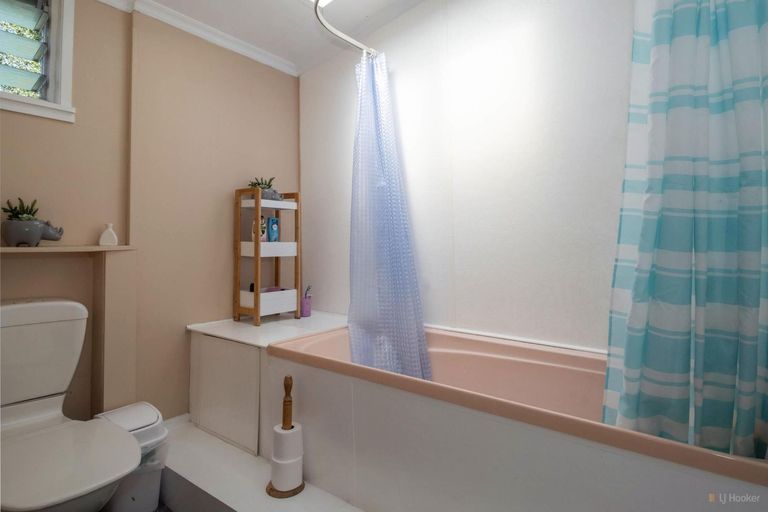 Photo of property in 5 Painstown Road, Waimate, 7978