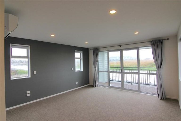 Photo of property in 31 Pickaberry Avenue, Karaka, Papakura, 2113