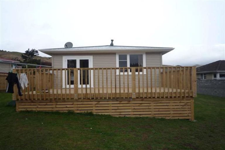 Photo of property in 130 Arahura Crescent, Waitangirua, Porirua, 5024