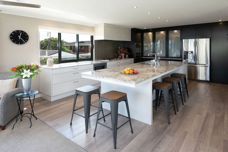 Photo of property in 14a The Parade, Bucklands Beach, Auckland, 2012
